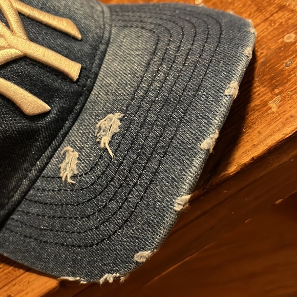 New York Yankees Dark Denim Vented Baseball Cap Hat OS NWT Adjustable - Picture 10 of 10